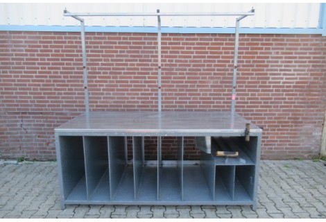 Werktafel, werkbank, 214cm x 106cm. Met RVS blad. Gebruikt.